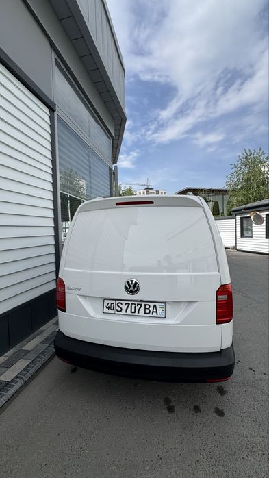 Volkswagen cadi 2021 74,000 пробег