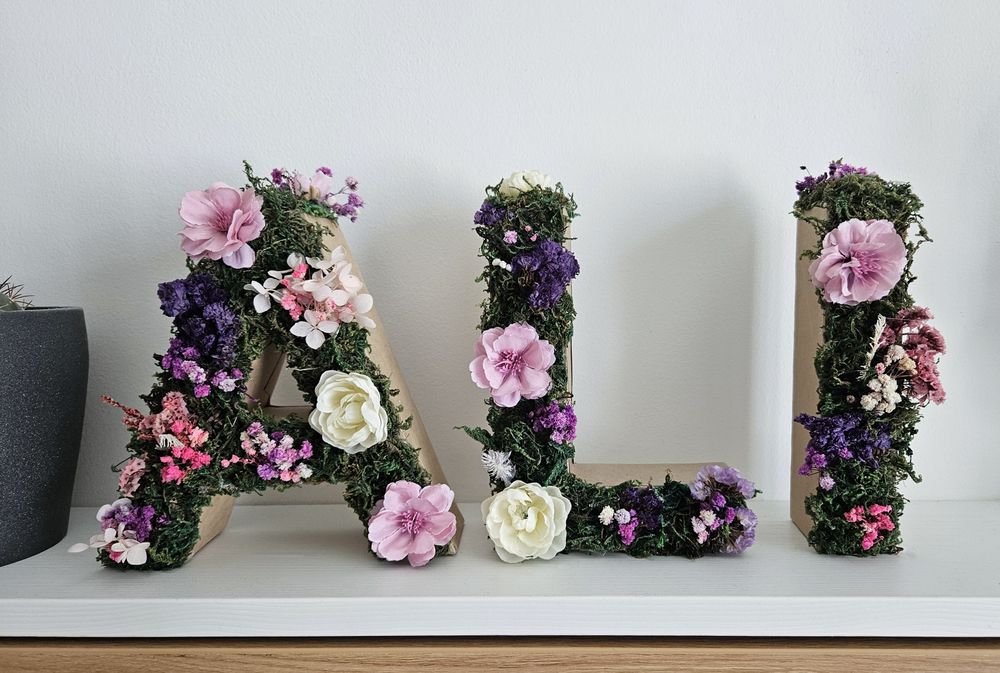 Обемни букви с декорация