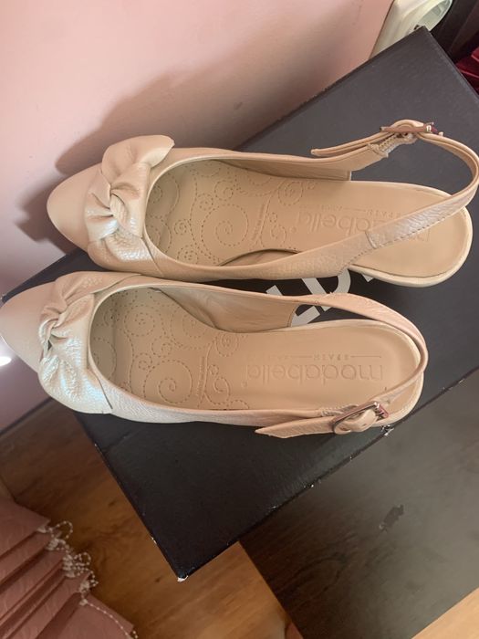 Кожени дамски сандали