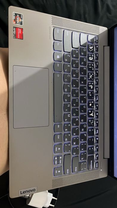 Продаётся ноутбук lenova