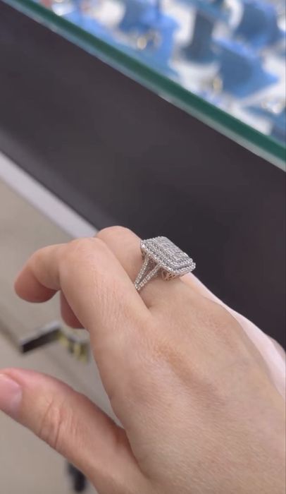 Бриллиантовое кольцо Багет Баку