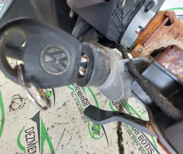Contact cu cheie Volkswagen VW Polo 2002