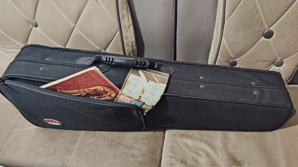 Скрипка музыкальный инструмент