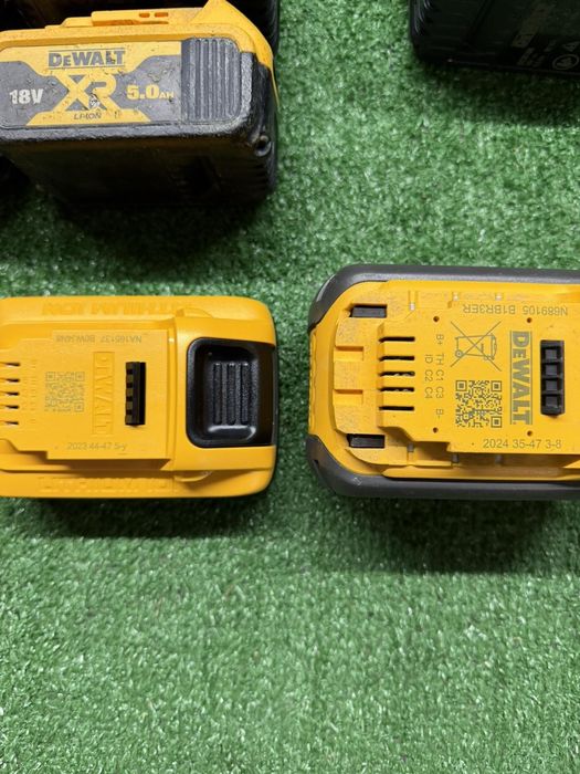 Батерии и зарядни на DeWALT