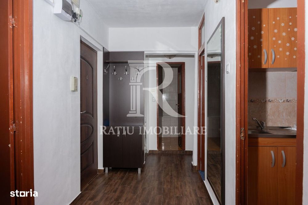 Apartament cu 3 camere | 2 băi | 2 balcoane | Strada Carpați | Oradea