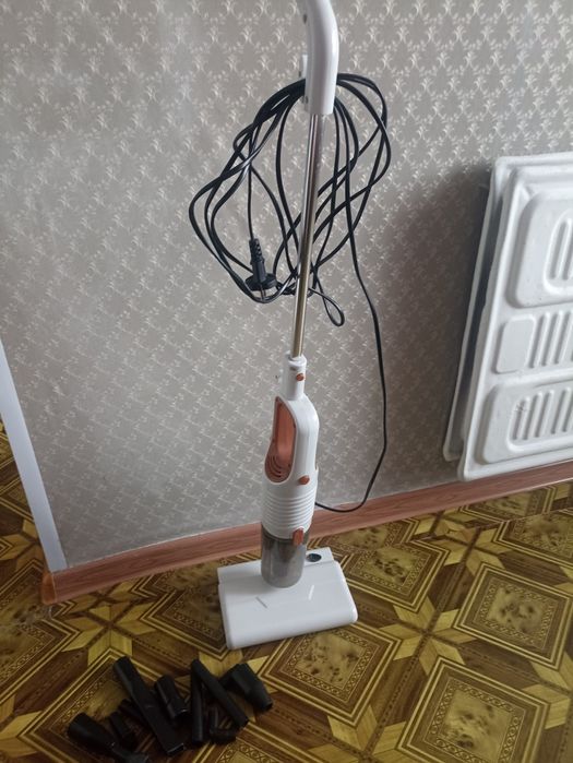 Продам пылесос .