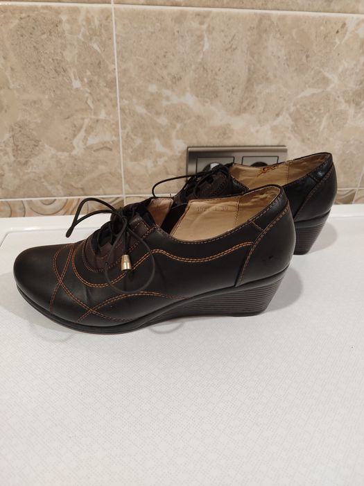 Женские ботинки, кроссовки