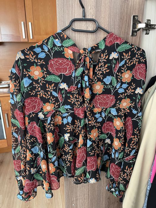 Нови ризи на цветя, Zara