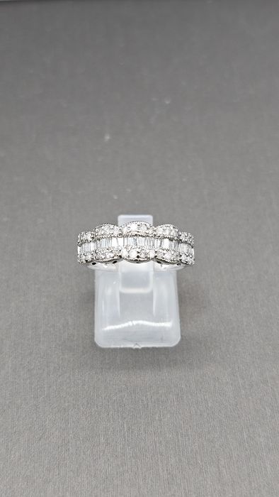 Златен пръстен 14К (585) с естествени Baguette & Brilliant Cut диаманти