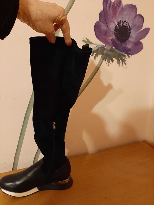 Велурени, над коляното, удобни и красиви