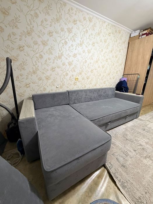 Диван в хорошем состоянии