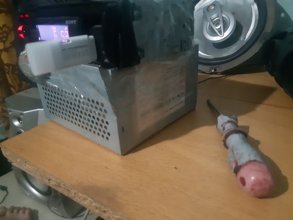 Vand casetofon auto facut pentru priza