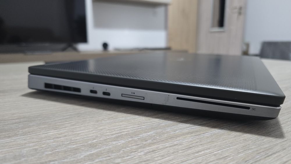 Laptop Dell Workstation i7gen9,4Gb video dedicat, 17.1" HD, 32Gb ddr4