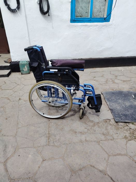 Продам инвалидную каляску б/у