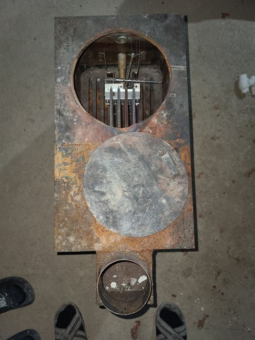 Печка сотилади холати йахши йасатилган к,алин  листан йасалган