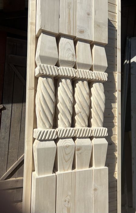 Stalpi lemn sculptati brad si stejar