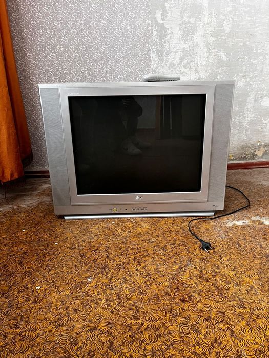Продам Телевизор LG