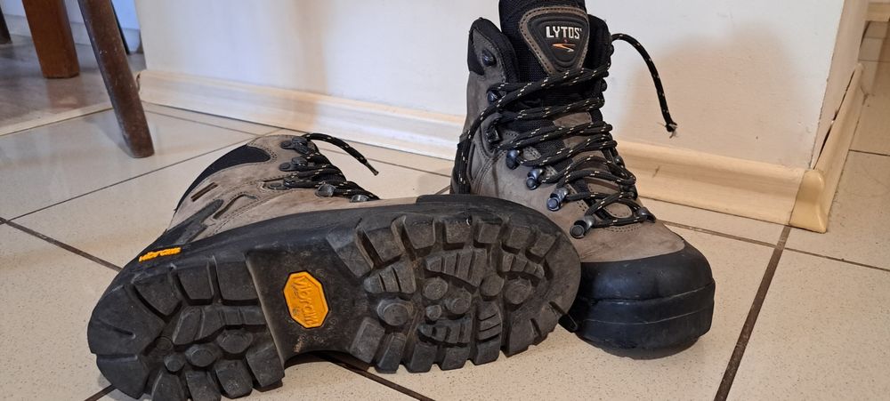 Планински обувки