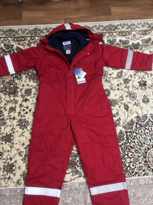 Спецодежда (комбенизон,сапоги)