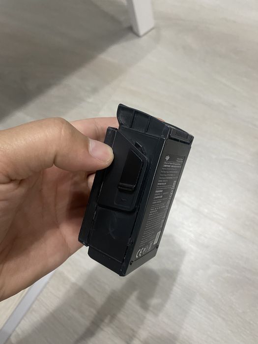 Продам дрон DJI MAVIC AIR