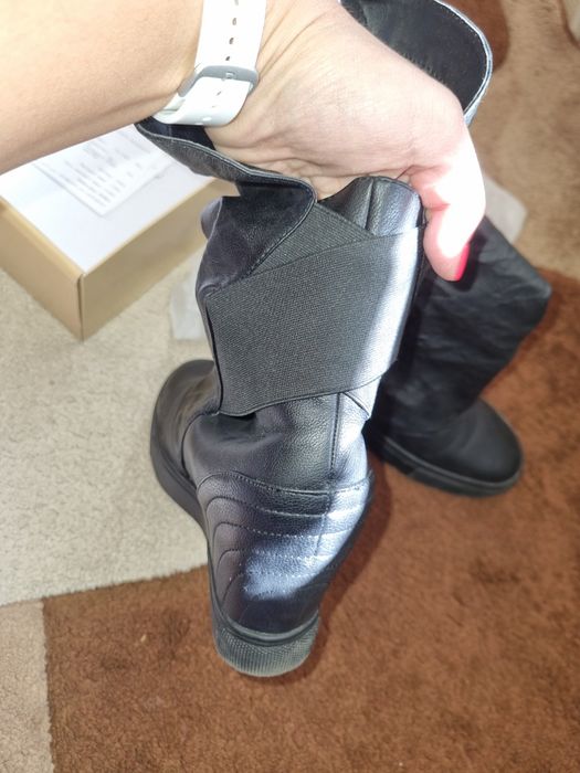 Дамски боти с ластик и скрита платформа