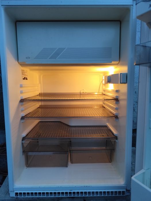 Frigider incorporabil AEG