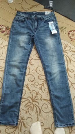 Продам новые джинсы