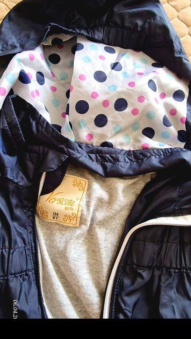 Продам ветровку на девочку