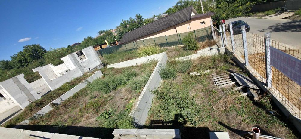 Pamant si casa de vanzare