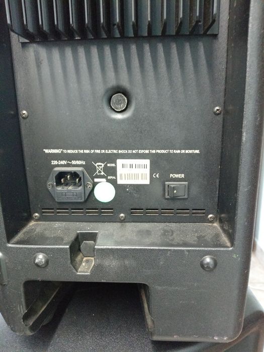 Vind boxe active ALTO Pe 12 țoli. S-au schimb tot în domeniu. l.