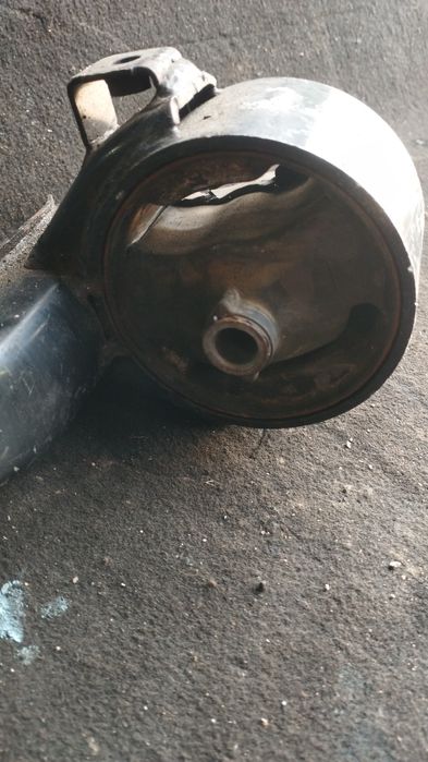 Подушка на двигатель mitsubishi galant