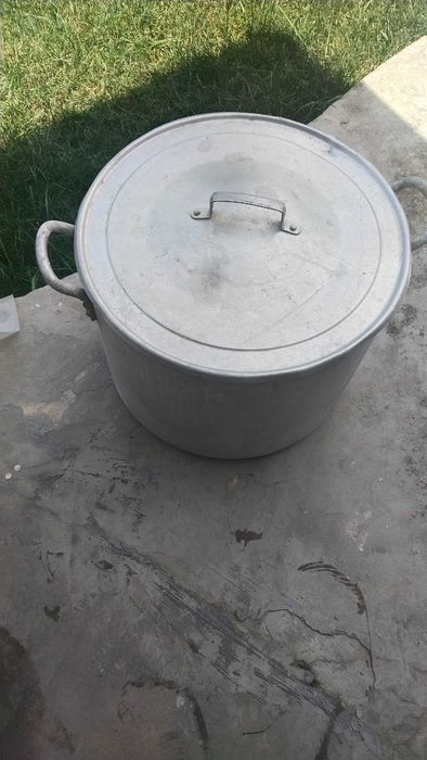 Алюминиевая кастрюля