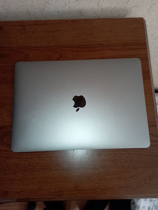 MacBook air m1 8/256