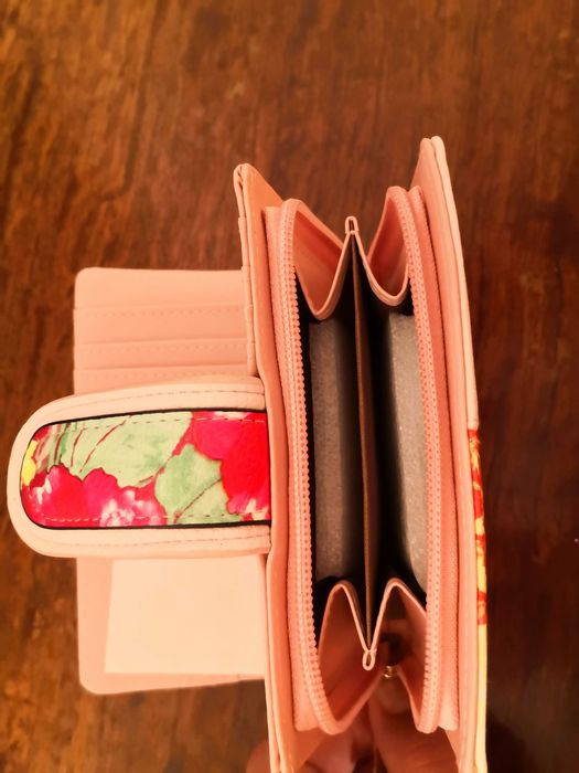 Кожено Дамско портмоне