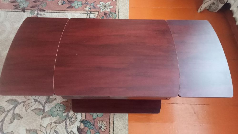 Продам столик журнальный