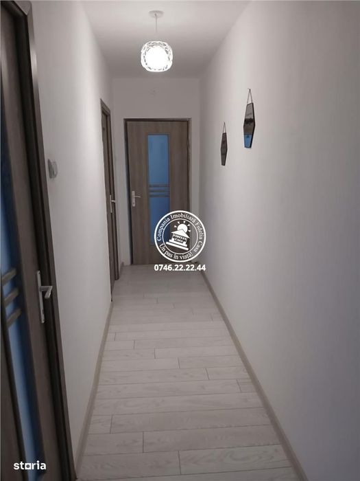Apartament 3 camere  de vanzare  Podu Ros,