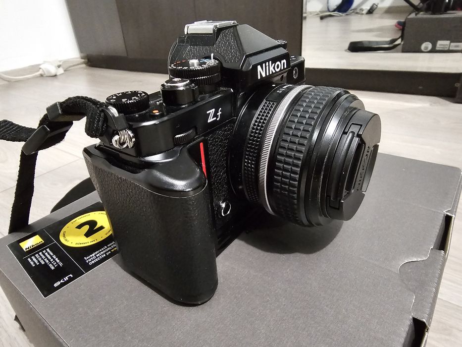 NIKON Zf cu obiectiv 40mm  f2 SE in garantie