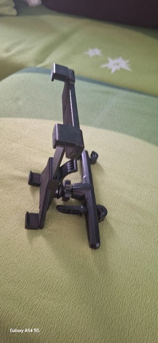 Стойка за таблет за автомобил