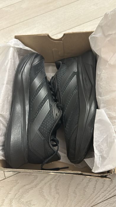 Кроссовки Adidas онигинал новые!