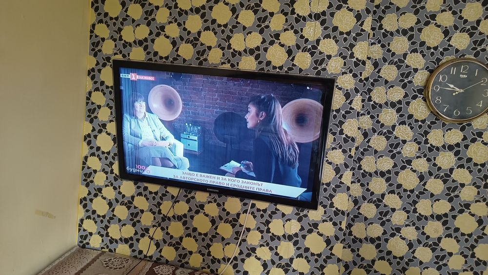 Продавам телевизор Samsung 40  инча