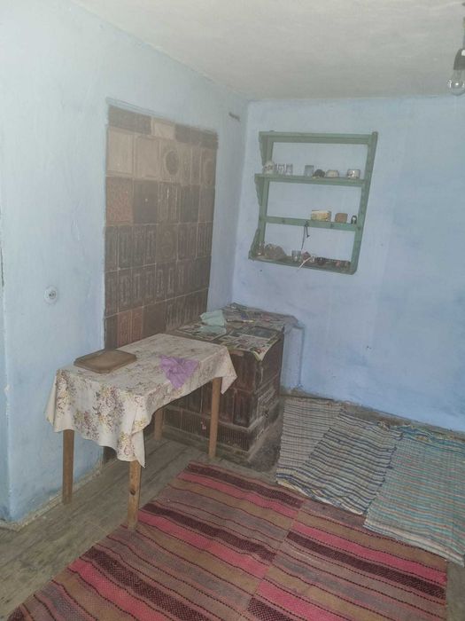 Casă de vânzare  Comuna Crețeni, județul Vâlcea la 12 km de Dragasani,