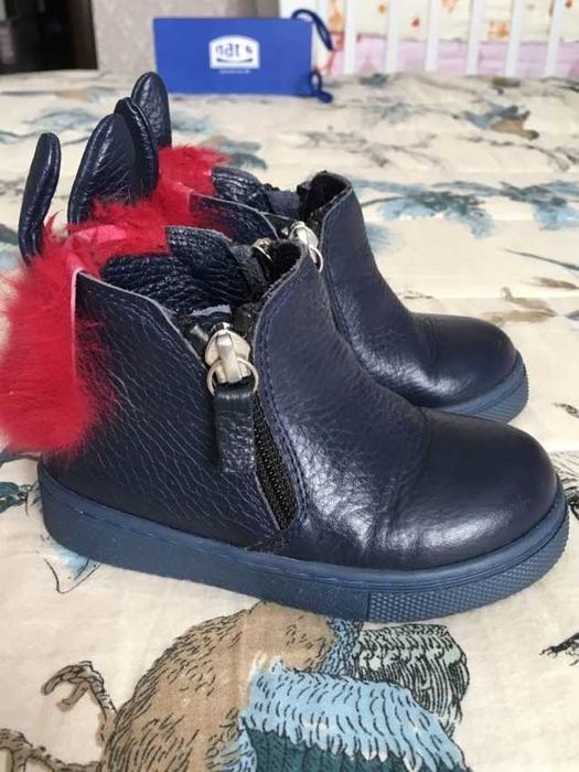 Ботинки на девочку.