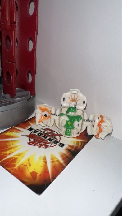 Бакуган Pyrus Perl Lars Lion