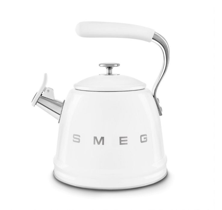 Классический чайник для плиты со свистком Smeg Whistling Kettle