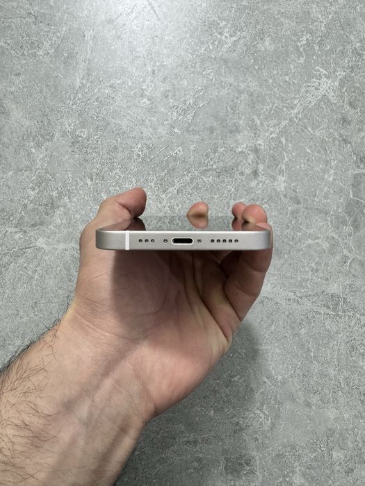 iPhone 13 128GB Starlight