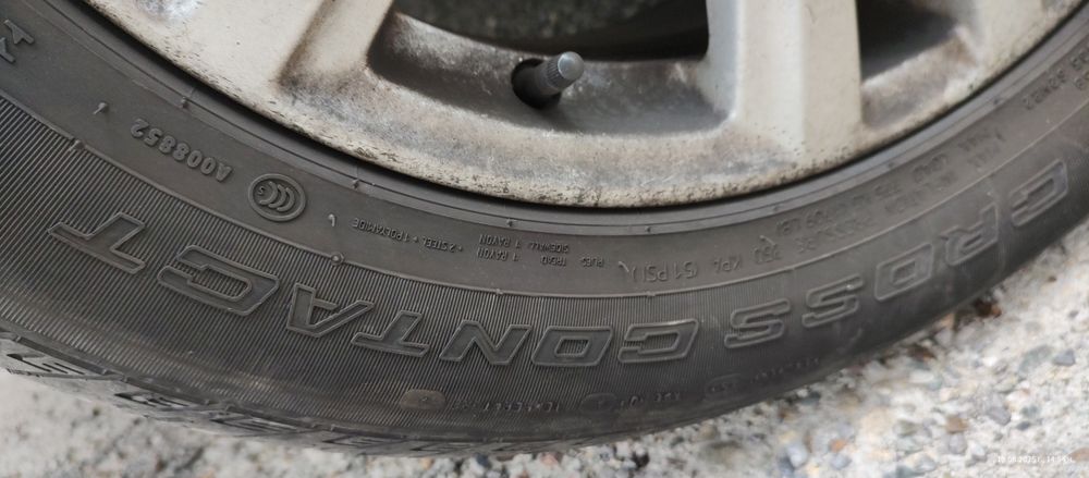 Всесезонни автомобилни гуми Continental и Michelin 235/55/17