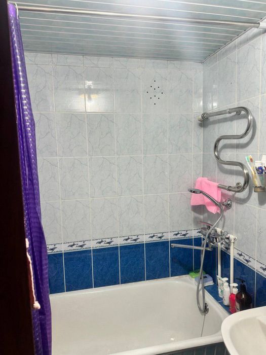 Срочно! Юнусабад-15 2/1/4 метро Туркистон.Первая линия.Собственик!