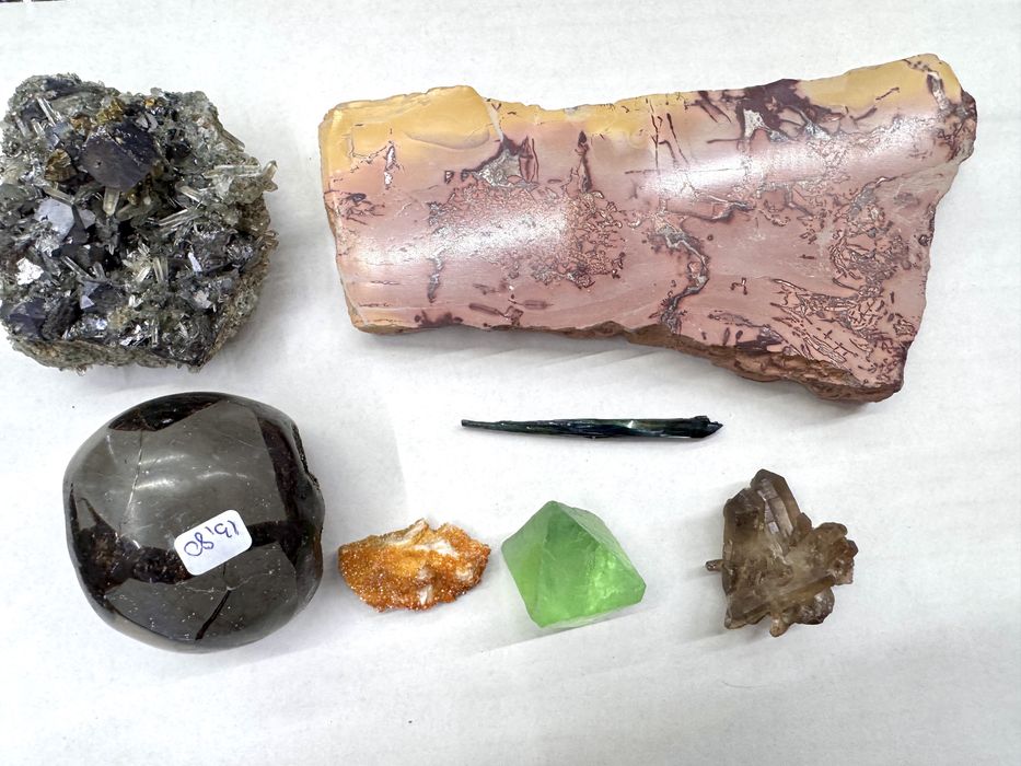 Колекция от 7 Минерала- Кварц,Флуорит,Мокаит,Вивианит,Септария,Галенит