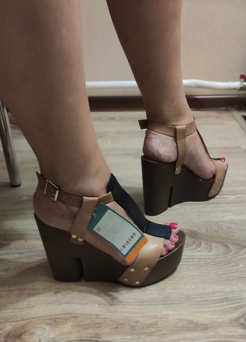 Продам дизайнерские сабо