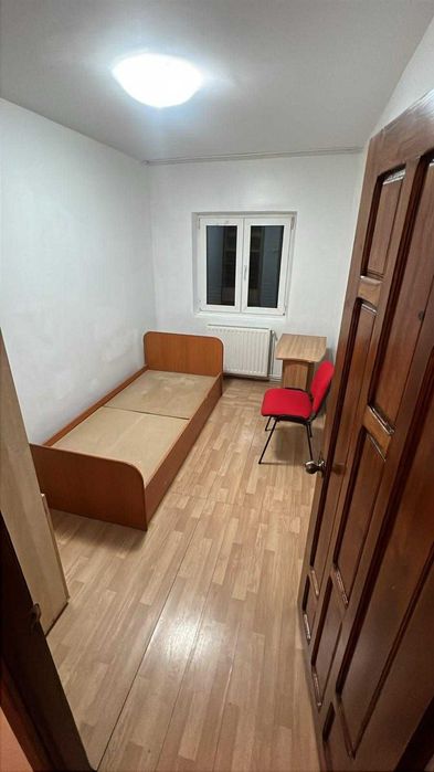 Vand apartament 4 camere